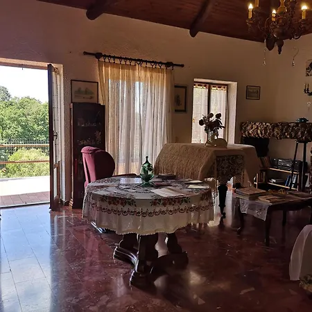 Casa Ape Regina 2 Montelarco בית חווה